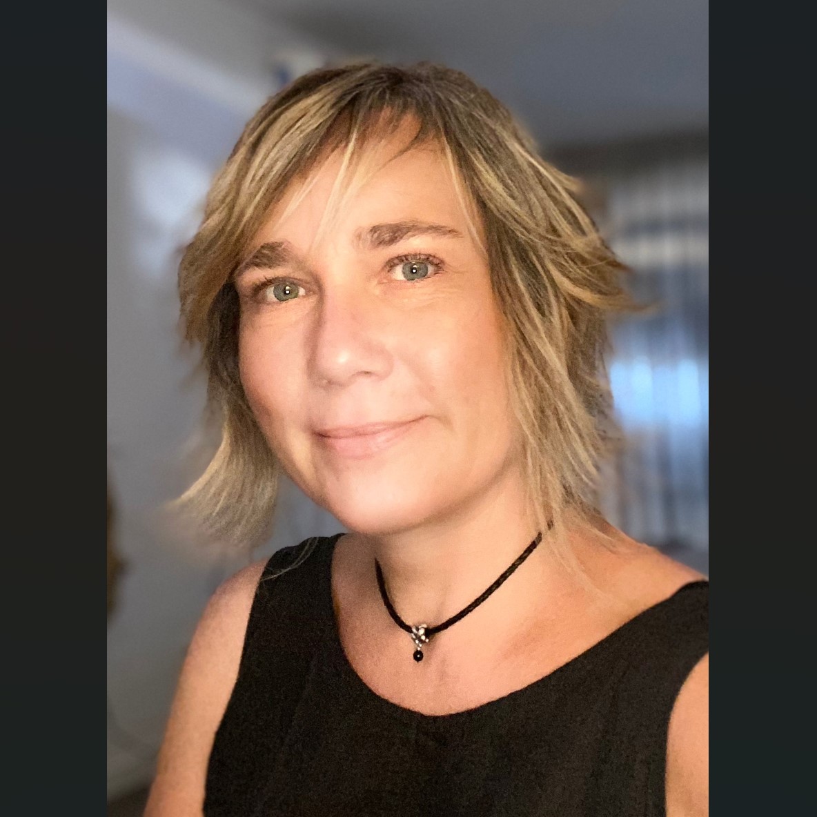 Foto de Anna, que dió su opinion y testimonio, una paciente de Hipnosis Madrid que superó una fobia a los insectos en una sesión de hipnosis. Gracias Anna por compartir tu opinión con nosotros.