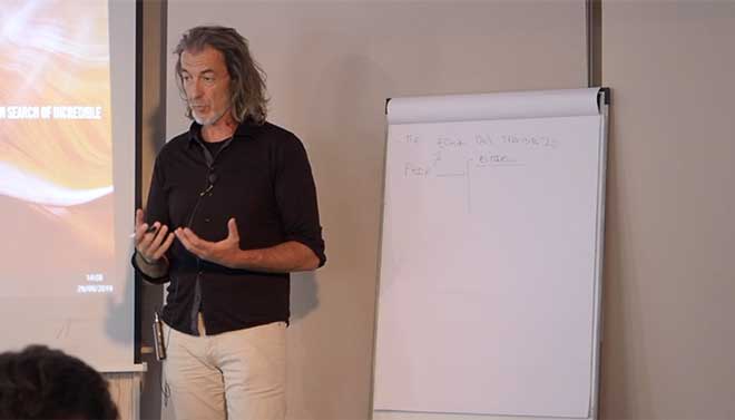 Explicando una sesión de hipnosis Explicando cómo se hace una sesión de hipnosis: Podrás solucionar problemas emocionales, mentales y físicos de una manera rápida y a largo plazo.